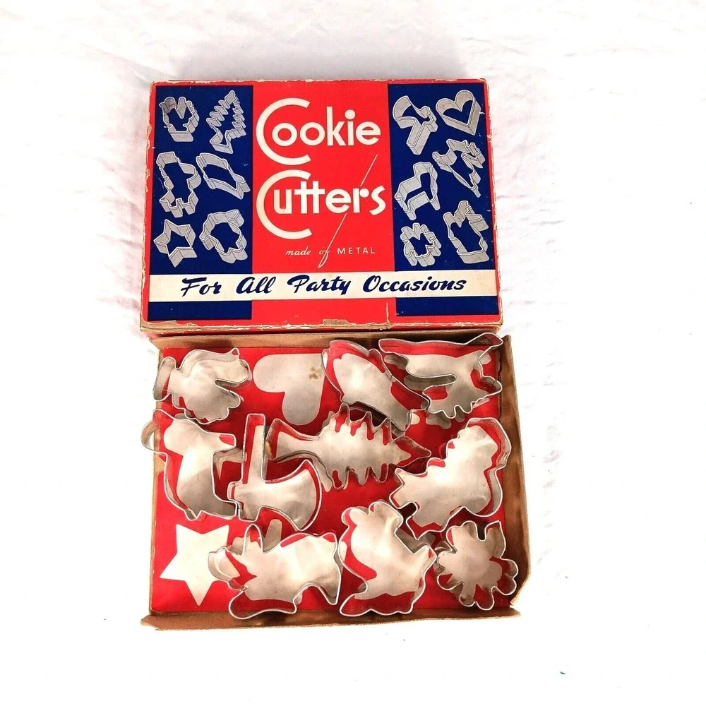 VTG Metal Cookie Cutters Original Box 10 Pc Tin Baking Set Retro Kitchen Decor‎